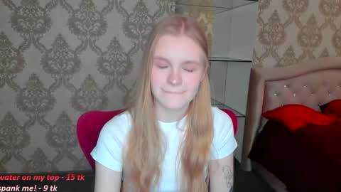 Snapshot of lil_cookie_monster chatting on February 20, 11:22 am Erica online show from February 20, 11:22 am