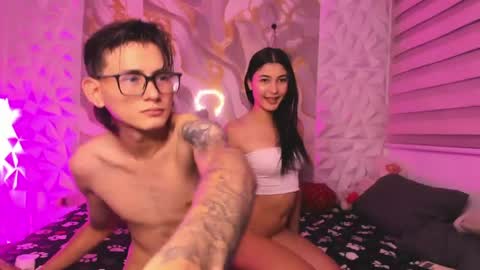 Snapshot of lil_daphneandstuart chatting on June 5, 12:17 am daphne and stuart online show from June 5, 12:17 am