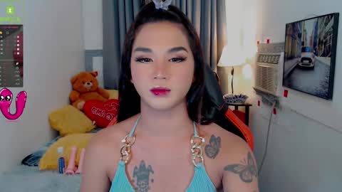 Snapshot of lil_fantacy chatting on December 1, 8:09 pm LILY online show from December 1, 8:09 pm