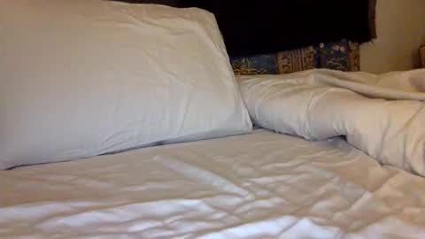 Snapshot of lil_i chatting on December 13, 11:32 pm LIL i online show from December 13, 11:32 pm