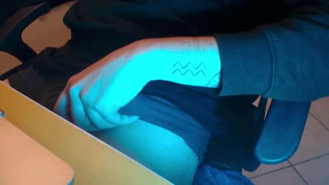 Snapshot of lil_j_ chatting on October 9, 7:56 pm lil_j_ online show from October 9, 7:56 pm