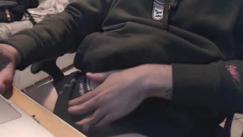 Snapshot of lil_j_ chatting on October 11, 12:43 am lil_j_ online show from October 11, 12:43 am