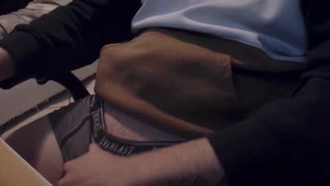 Snapshot of lil_j_ chatting on October 14, 7:47 pm lil_j_ online show from October 14, 7:47 pm