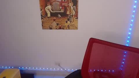 Snapshot of lil_lisaa chatting on December 19, 2:34 am Lisaa online show from December 19, 2:34 am