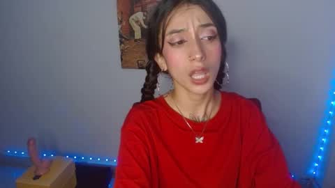 Snapshot of lil_lisaa chatting on December 28, 8:58 am Lisaa online show from December 28, 8:58 am