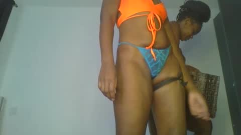 Snapshot of lil_meg chatting on February 23, 12:09 am lil_meg online show from February 23, 12:09 am