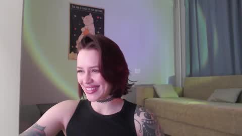 Snapshot of lil_reya chatting on December 14, 11:26 am INST Lil happines s online show from December 14, 11:26 am