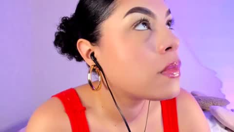 Snapshot of lil_swaay chatting on October 6, 1:14 am Lola online show from October 6, 1:14 am