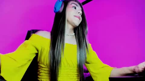 lila_di online show from November 4, 10:09 pm