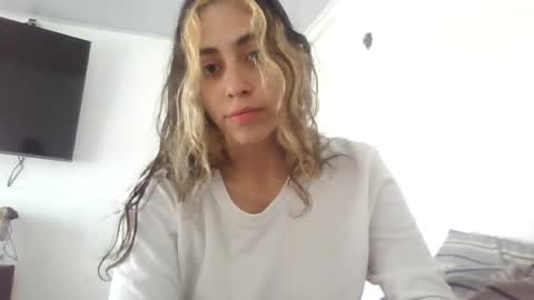 Snapshot of lila_herz chatting on May 18, 5:08 pm Ren online show from May 18, 5:08 pm