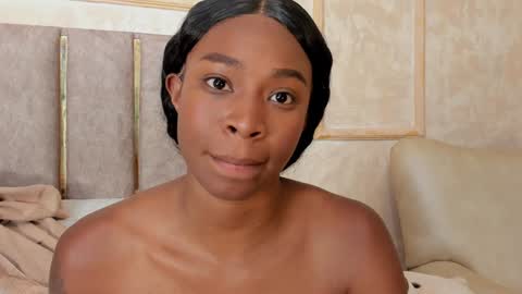 lila bailey  online show from February 6, 2:11 am