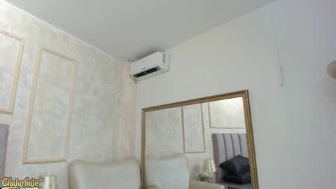 lila bailey  online show from September 18, 7:38 pm