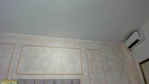 lila bailey  online show from November 6, 7:48 pm