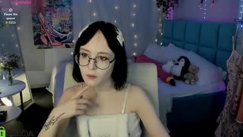 Snapshot of lilac_muse chatting on June 26, 11:03 am Lili online show from June 26, 11:03 am