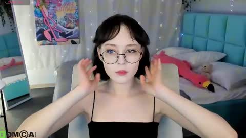 Snapshot of lilac_muse chatting on July 16, 12:00 pm Lili online show from July 16, 12:00 pm