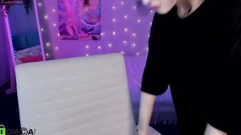 Snapshot of lilac_muse chatting on July 31, 11:20 am Lili online show from July 31, 11:20 am