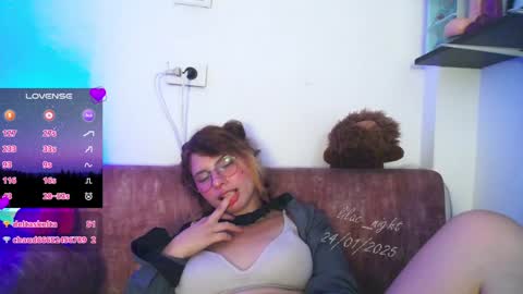 Jen online show from January 24, 2:08 pm