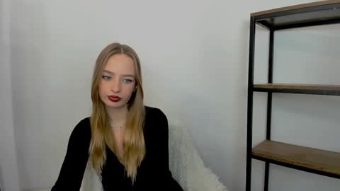 LiliaDesire online show from December 5, 6:44 pm