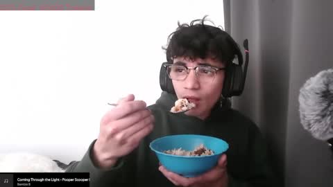 Snapshot of lilankore chatting on January 13, 5:23 am Yeh online show from January 13, 5:23 am