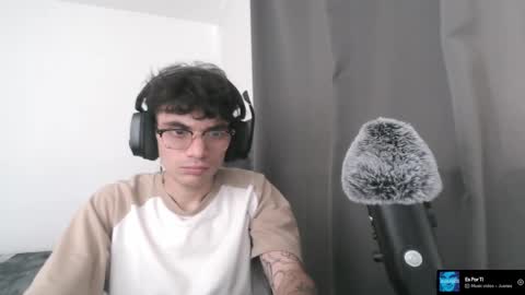 Snapshot of lilankore chatting on January 17, 8:22 pm Yeh online show from January 17, 8:22 pm