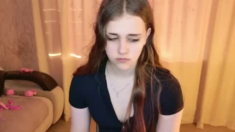 LilaSparkling online show from August 5, 3:15 pm