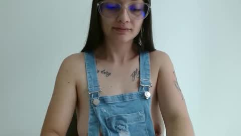 Valeri Villalobos  IG villa lobosvaleri online show from April 17, 3:37 pm