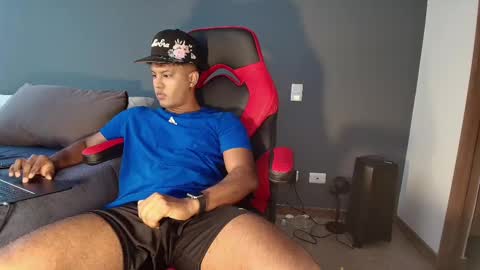 Snapshot of lildantear chatting on January 28, 9:40 pm Dante online show from January 28, 9:40 pm