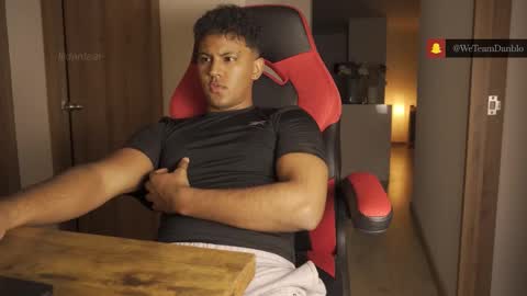 Snapshot of lildantear chatting on November 29, 5:21 am Dante online show from November 29, 5:21 am