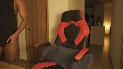 Snapshot of lildantear chatting on December 1, 3:44 am Dante online show from December 1, 3:44 am