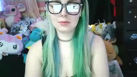 Snapshot of lilemmy1999 chatting on December 17, 4:53 pm emily ryanson online show from December 17, 4:53 pm