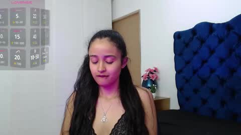 Snapshot of lili666_ chatting on November 2, 3:42 am Lili online show from November 2, 3:42 am