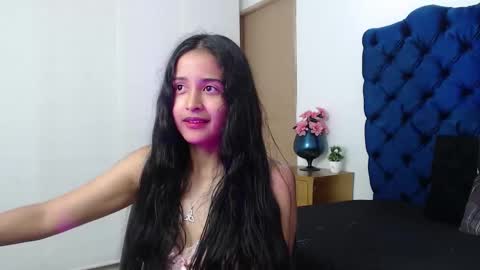 Snapshot of lili666_ chatting on November 18, 3:12 am Lili online show from November 18, 3:12 am