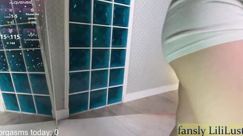 Snapshot of lili_01 chatting on February 2, 2:45 pm Lili online show from February 2, 2:45 pm