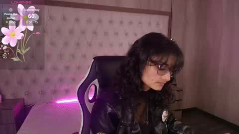 lili_clan online show from October 30, 2:40 pm