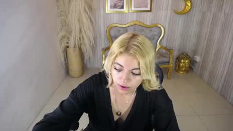 Snapshot of lili_conor_s chatting on March 6, 6:08 am Lili online show from March 6, 6:08 am