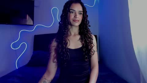 lili_evanss online show from May 5, 6:16 pm