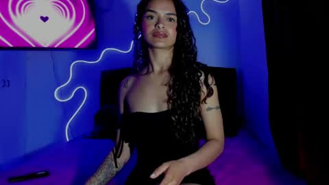 lili_evanss online show from May 15, 10:50 pm