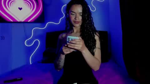 lili_evanss online show from May 15, 11:01 pm