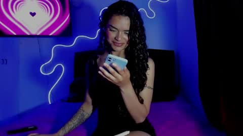 lili_evanss online show from May 16, 12:18 am