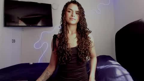 lili_evanss online show from May 26, 2:57 pm