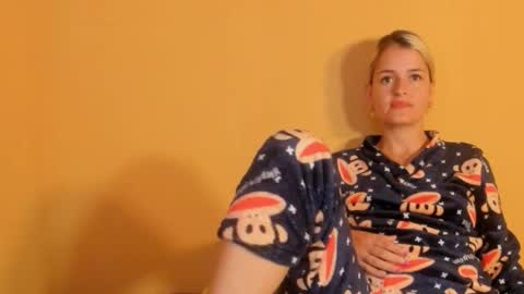 Lili online show from January 8, 9:50 pm