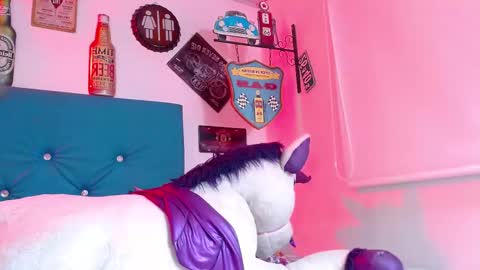 Snapshot of lili_roussi chatting on October 4, 3:04 am lili_roussi online show from October 4, 3:04 am