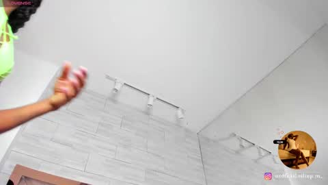 LILIAN  online show from March 14, 7:08 pm