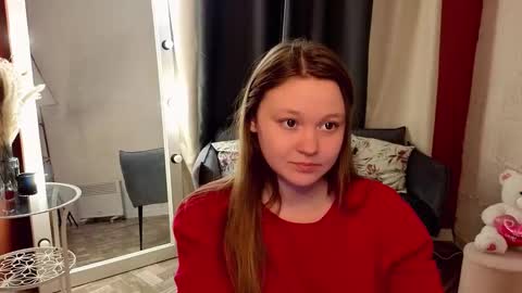 Snapshot of lilian_stars chatting on February 5, 1:27 pm Lilian online show from February 5, 1:27 pm