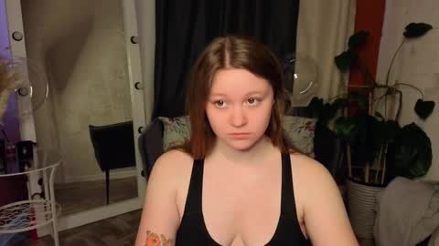 Snapshot of lilian_stars chatting on February 21, 4:46 am Lilian online show from February 21, 4:46 am