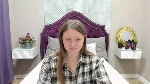 Snapshot of lilian_stars chatting on February 25, 1:32 pm Lilian online show from February 25, 1:32 pm