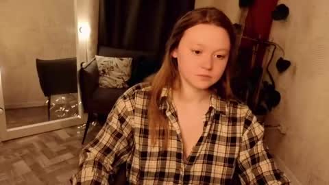 Lilian online show from April 14, 3:18 pm