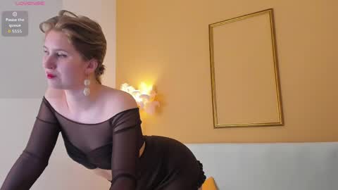 Snapshot of lilianadaniels chatting on May 9, 1:33 am Lilian online show from May 9, 1:33 am