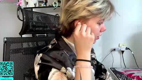 Lilian online show from March 7, 7:16 am