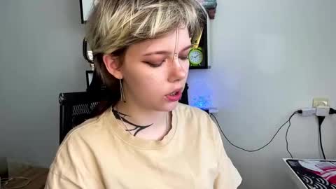 Lilian online show from March 24, 7:24 am